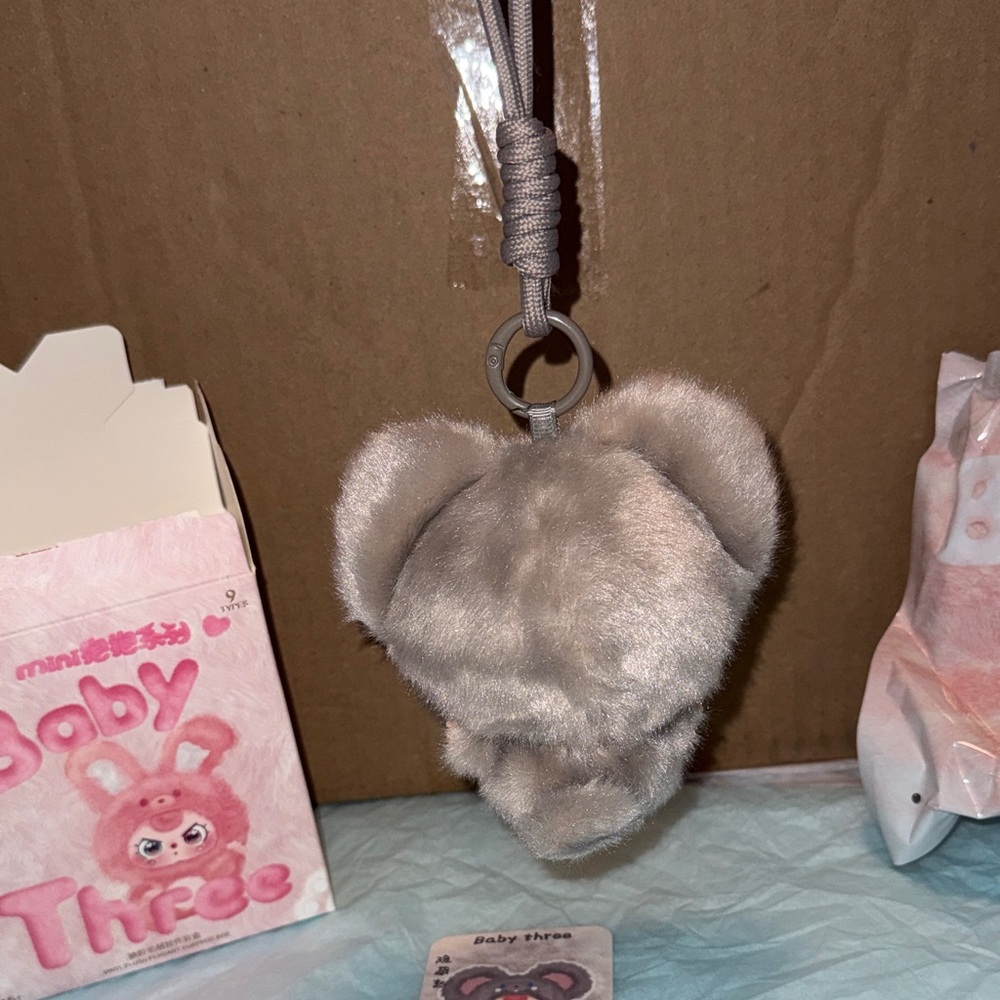 🐨 Baby Three Mini Hug Pendant SECRET! Koala! 🐨 - Picture 5 of 11